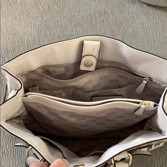 Purse - Picture 2 of 4